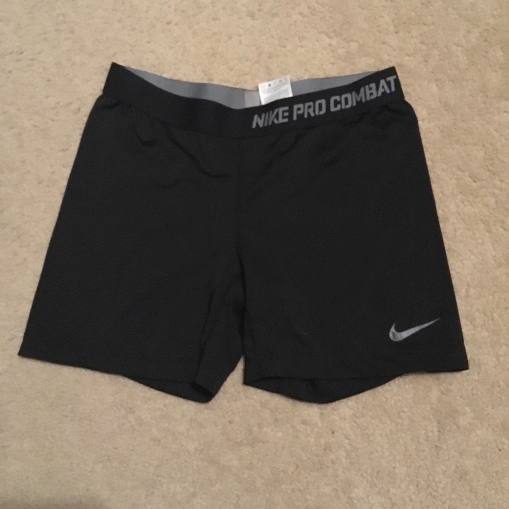 💕Previously loved Nike combat black shorts💕